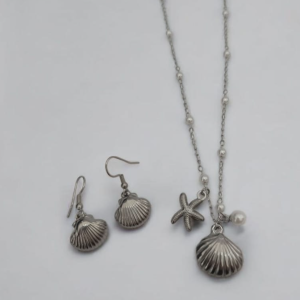 ARETES COLLAR DE CONCHA PLATA CON PERLAS BLANCAS