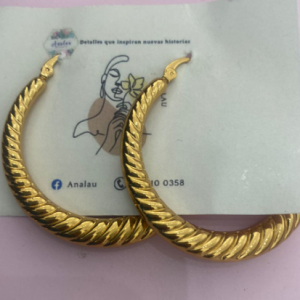 ARETE ARRACADA DORADA TORCIDA GRAANDE