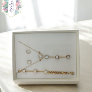 CONJUNTO TREBOL BLANCO DORADOI