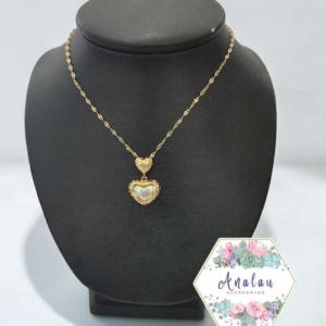 COLLAR DORADO CORAZON DOBLE ENMDEDIO BLANCO