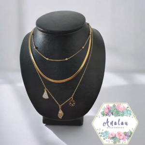 COLLAR TRIPLE CONCHAS Y ESTRELLA
