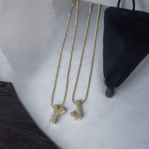 collar de letras