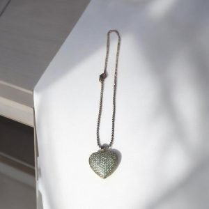 collar de corazon de piedra