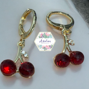 ARETE CEREZA DORADA PIEDRAS ROJAS