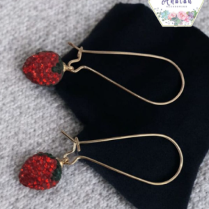 ARETES LARGOS DE FRESA