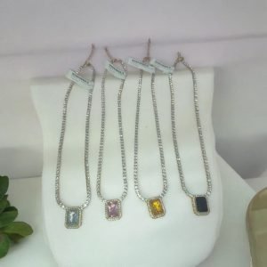 COLLAR CUADRO DE COLORES