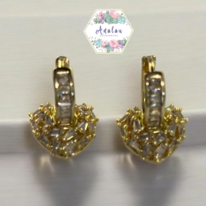ARETE CORAZON DE PIEDRAS INCRUSTADAS DORADO
