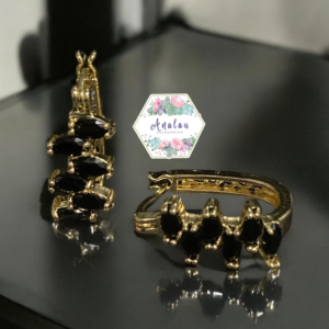 ARETE DORADO NEGRO PIEDRAS INCRUSTADAS