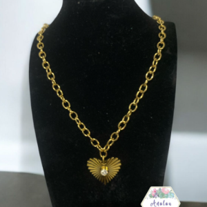 COLLAR ESLABON CORAZON PIEDRA MEDIO LINEAS
