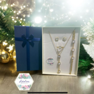 CONJUNTO TREBOL BLANCO DORADO