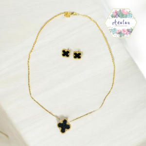 COLLAR ARETES TREBOL NEGRO