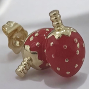 ARETE DE FRESA REDONDAS CON PUNTOS DORADOS