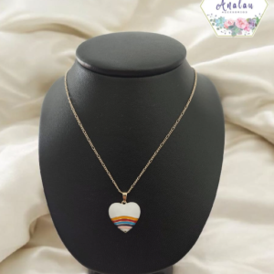 COLLAR CORAZON BLANCO ARCOIRIS