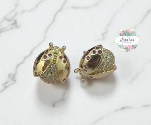 ARETE MARIQUITA INCRUSADA ROJO Y BLANCO