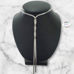 COLLAR LARGO TORCIDO PLATEADO