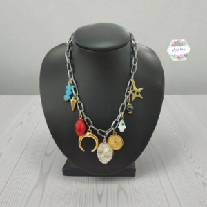 COLLAR GRANDE CON PIEDRA GRIS