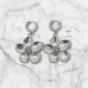ARETE PLATEADO FLOR GRANDE