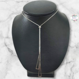 COLLAR LARGO PLATEADO AJUSTABLE CON TRIANGULO
