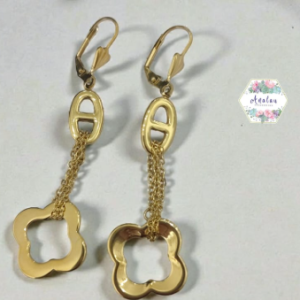 ARETES COLGANTES CON CADENAS Y FLOR
