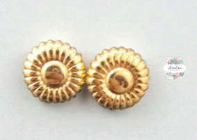 ARETE FLOR CHICO DORADO