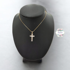 COLLAR DE CRUZ PIEDRA BLANCO