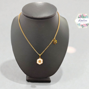 COLLAR DE 2 FLORES BLANCO CON DORADO