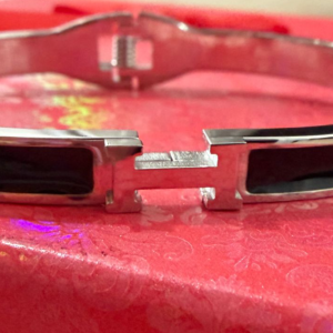 PULSERA H NEGRO PLATA