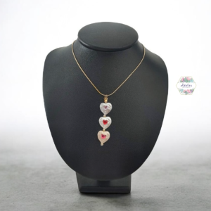 COLLAR 3 CORAZONES EN LINEA DE COLORES