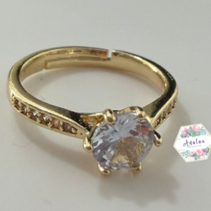 ANILLO DORADO PIEDRA CIRCULAR