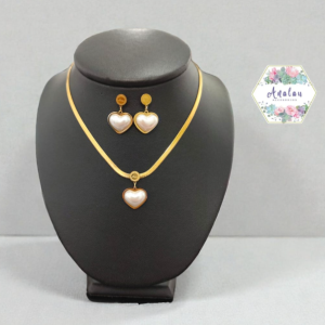 COLLAR ARTES DE CORAZON BLANCO PLANCHA