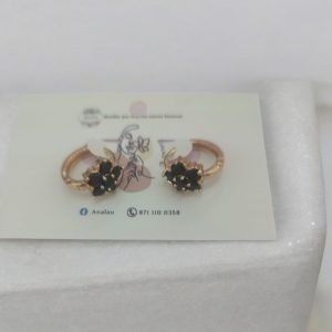 ARETE DORADO NEGRO FLOR