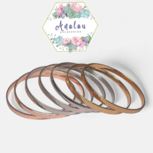 CONJUNTO DE PULSERAS CIRCULARES CUADRADAS GRANDES CON SIETE