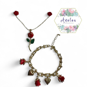CONJUNTO DE ARETES COLLAR Y PULSERA DE ROSAS ROJAS Y ORAZON DORADO