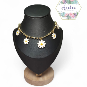 COLLAR DE FLORES BLNCAS CON CENTRO AMARILLO