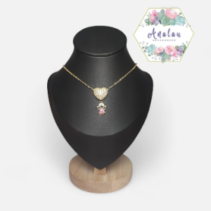 COLLAR DE CORAZON BRILLOSO CON DIJE DE NIÑA