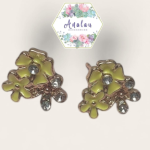 ARETES DE FLORES AMARILLAS CON CENTRO DE DIAMANTE