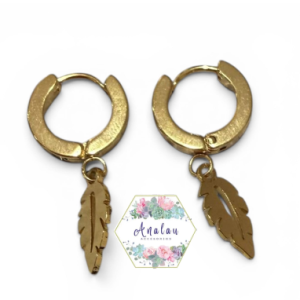 ARRACADAS DE PLUMA DORADOS