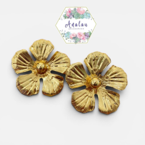 ARETES DE 5 PETALOS DORADOS