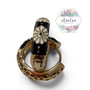 ARRACADAS NEGRAS CON FLORES