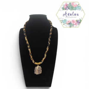 COLLAR DE PIEDRA CAFE Y TIGERESA