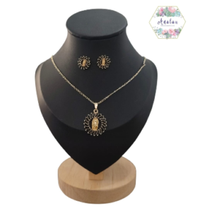 COLLAR Y ARETES DE LA VIRGEN PIEDRAS NEGRAS