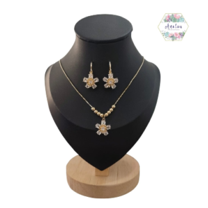 ARETES Y COLLAR DE FLOR BRILLANTE CETRO DORADO